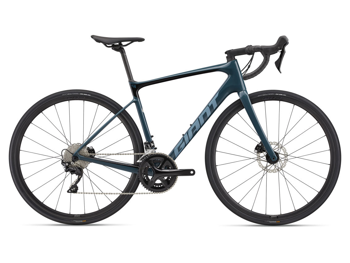 Giant defy advanced 2 vs trek domane sl5 sale